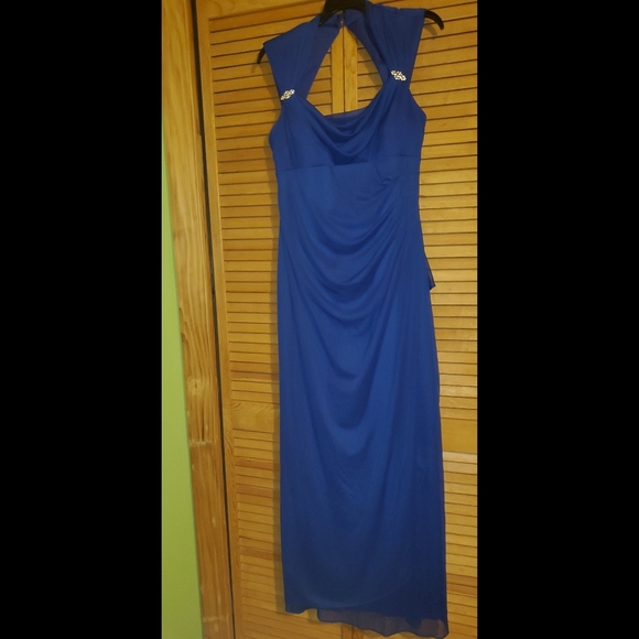 Formal Dress - Picture 1 of 12